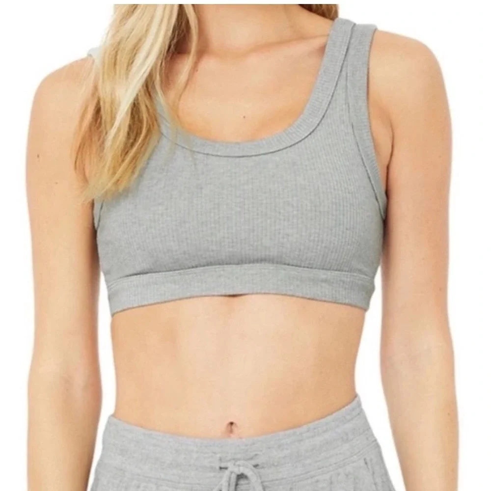 Alo Yoga‎ Wellness Bra in Dove Gray Heather Ribbed Scoop Neck - Medium